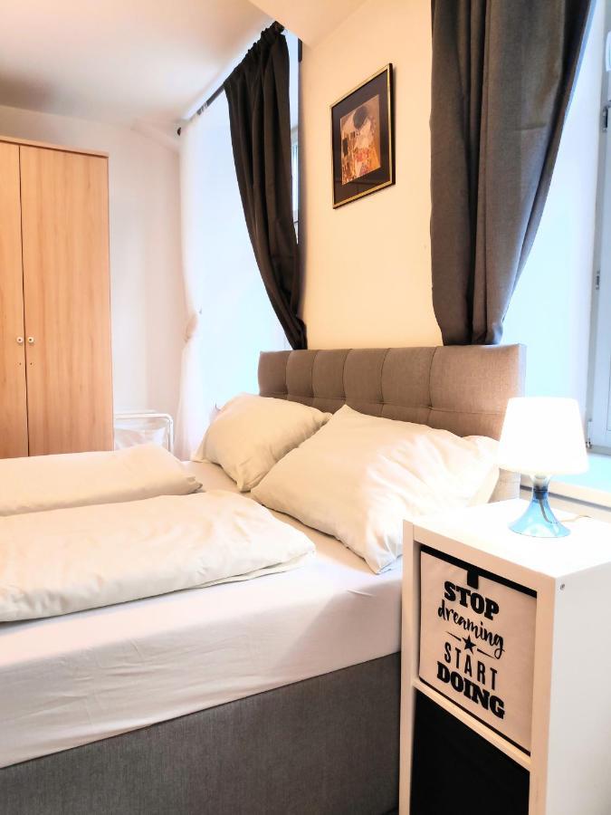 Nd Exquisites Wundervolles Ruhiges Terrassenapartment Mit Garage Wien Exteriör bild